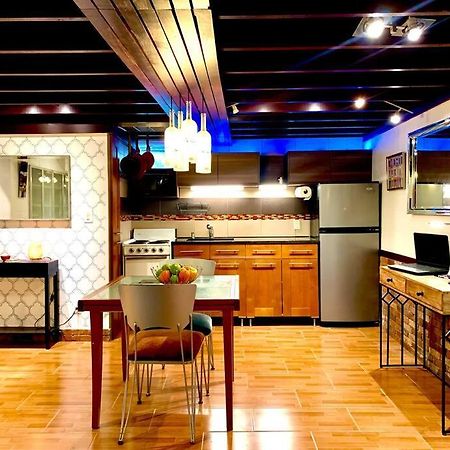 Live In This Iconic East Side Lower Level Unit Providence Extérieur photo