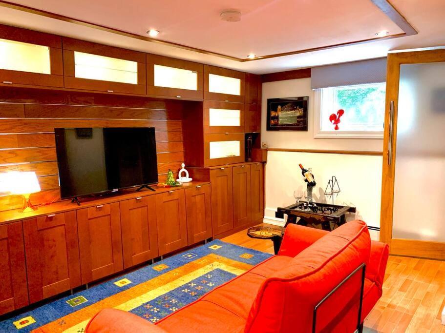 Live In This Iconic East Side Lower Level Unit Providence Extérieur photo